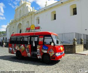 Puzzle Antigua City Tour, λεωφορείο
